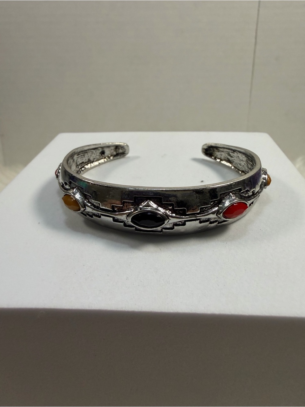 🩷5/$10🩷 paparazzi Silver-Tone Cuff Bracelet with Red Black
